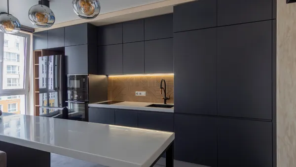 Серый цвет гарнитура: плюсы, минусы и с чем его лучше сочетать