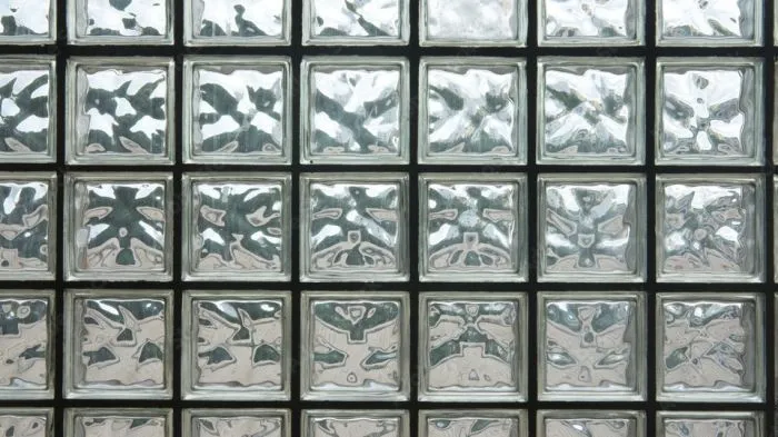 Стеклоблоки: уродливый тренд или стильное советское решение современности Стеклоблоки: уродливый тренд или стильное советское решение современности